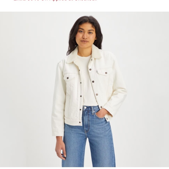 Levi's Jackets & Blazers - NWT LEVI’S EX-BOYFRIEND SHERPA TRUCKER JACKET
